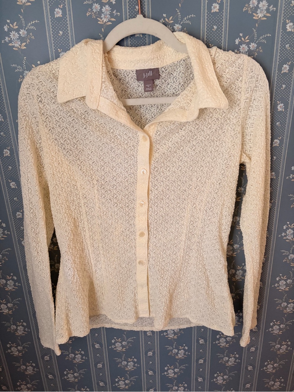 J. Jill Cream Textured Button-Front Long-Sleeve Top